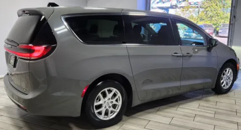 More photos of 2023 Chrysler Pacifica Touring L at Majestic Automotive Group, NJ