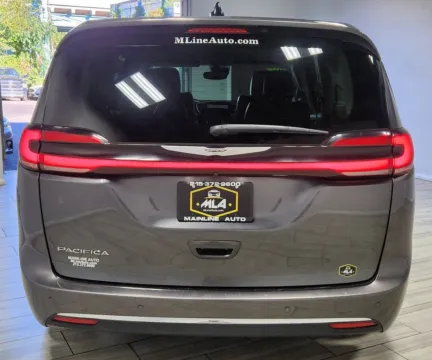 More photos of 2023 Chrysler Pacifica Touring L at Majestic Automotive Group, NJ