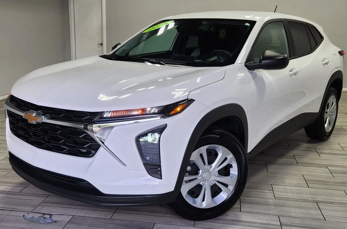 2025 Chevrolet Trax LS