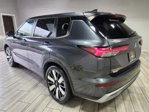 Another view of 2025 Mitsubishi Outlander SE 2.5 S-AWC for sale in Cinnaminson, NJ at Majestic Automotive Group