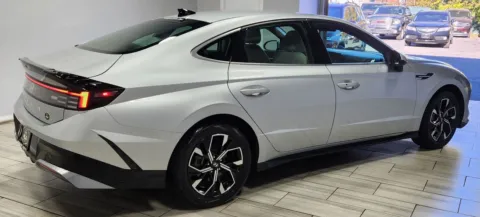 More photos of 2025 Hyundai Sonata SEL at Majestic Automotive Group, NJ