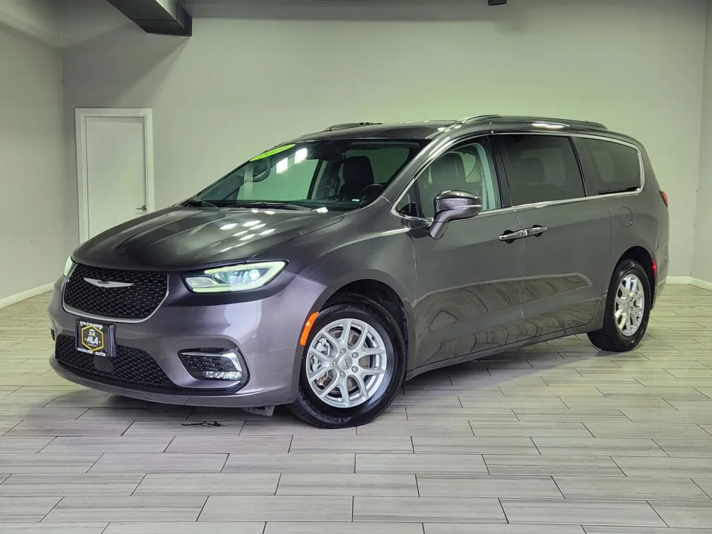 2022 Chrysler Pacifica Touring L for sale in Cinnaminson, NJ