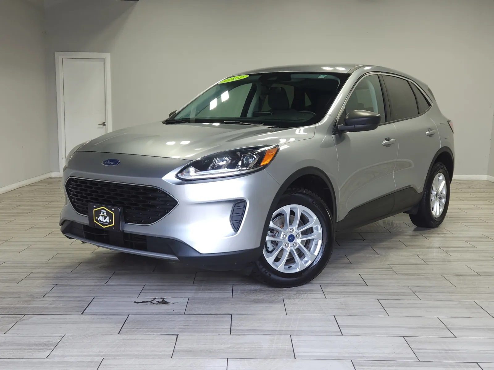 Gray 2022 Ford Escape SE for sale in Cinnaminson, NJ