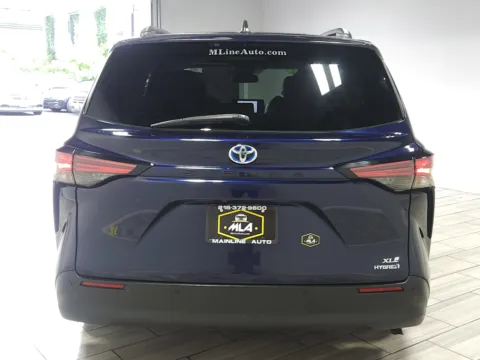 More photos of 2022 Toyota Sienna XLE at Majestic Automotive Group, NJ