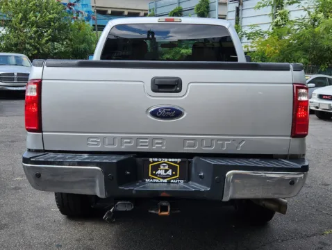 More photos of 2015 Ford Super Duty F-350 SRW XLT at Majestic Automotive Group, NJ