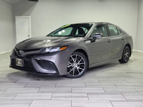 Gray 2023 Toyota Camry SE for sale in Cinnaminson, NJ