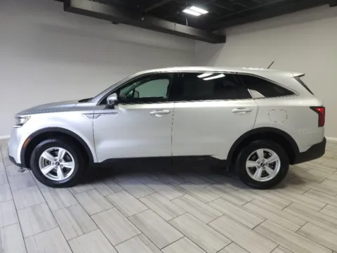 Photos of 2021 Kia Sorento LX for sale in Cinnaminson, NJ at Majestic Automotive Group