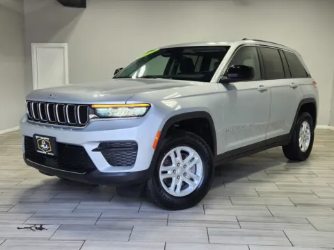Silver 2023 Jeep Grand Cherokee Altitude for sale in Cinnaminson, NJ