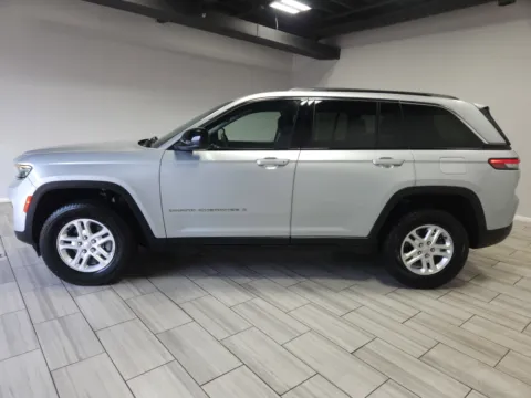 Photos of 2023 Jeep Grand Cherokee Altitude for sale in Cinnaminson, NJ at Majestic Automotive Group