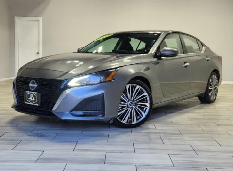 Gray 2023 Nissan Altima 2.5 SL for sale in Cinnaminson, NJ
