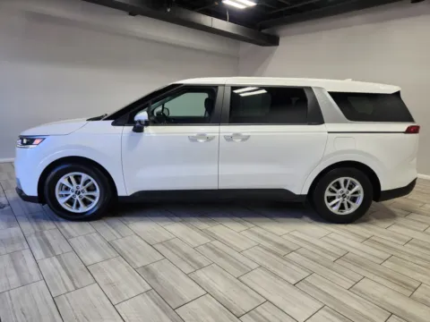 Photos of 2022 Kia Carnival LX for sale in Cinnaminson, NJ at Majestic Automotive Group