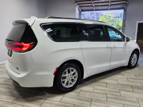 More photos of 2022 Chrysler Pacifica Touring L at Majestic Automotive Group, NJ
