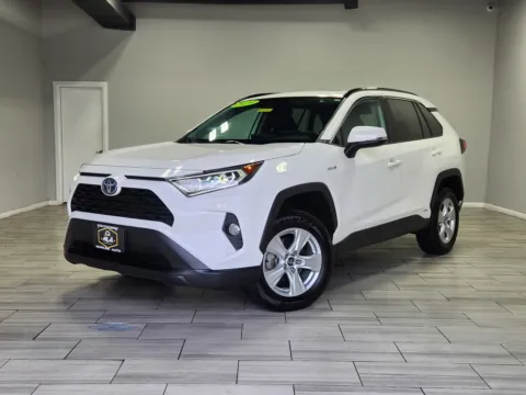 White 2020 Toyota RAV4 Hybrid XLE for sale in Cinnaminson, NJ