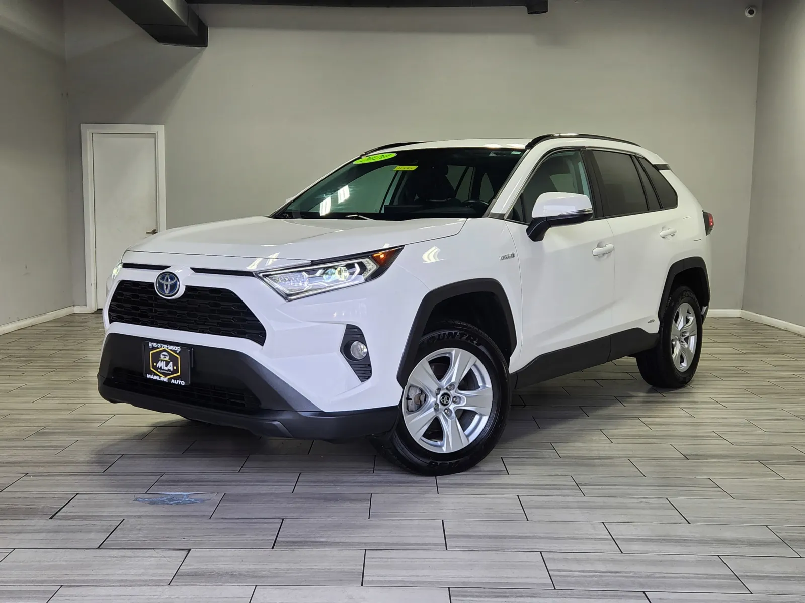 White 2020 Toyota RAV4 Hybrid XLE for sale in Cinnaminson, NJ