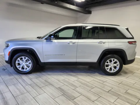 Photos of 2024 Jeep Grand Cherokee Limited for sale in Cinnaminson, NJ at Majestic Automotive Group