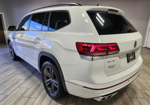 Another view of 2021 Volkswagen Atlas 3.6L V6 SE w/Technology R-Line for sale in Cinnaminson, NJ at Majestic Automotive Group