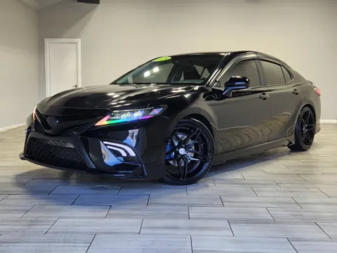 Black 2018 Toyota Camry SE for sale in Cinnaminson, NJ