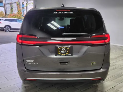 More photos of 2023 Chrysler Pacifica Touring L at Majestic Automotive Group, NJ