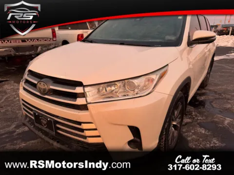 White 2017 Toyota Highlander LE for sale in Indianapolis, IN