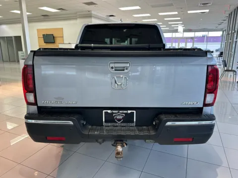 More photos of 2019 Honda Ridgeline RTL-E AWD at RS Motors, IN