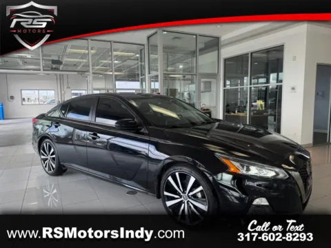 Black 2022 Nissan Altima 2.5 SR for sale in Indianapolis, IN