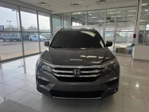 More photos of 2017 Honda Pilot Elite 4WD at RS Motors, IN