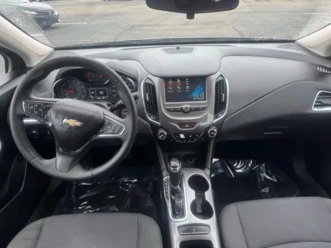 More photos of 2017 Chevrolet Cruze LT Auto at RS Motors, IN