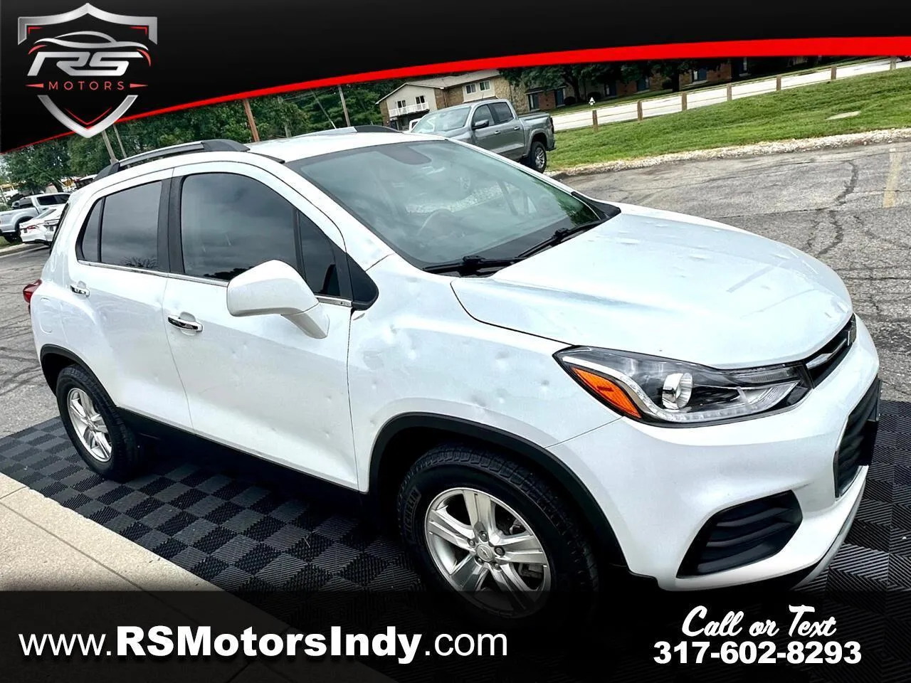 White 2019 Chevrolet Trax LT FWD for sale in Indianapolis, IN