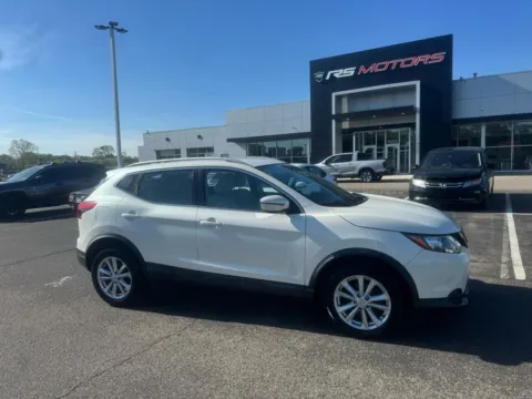 White 2018 Nissan Rogue Sport SV AWD for sale in Indianapolis, IN