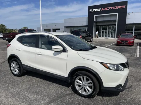 White 2018 Nissan Rogue Sport SV AWD for sale in Indianapolis, IN