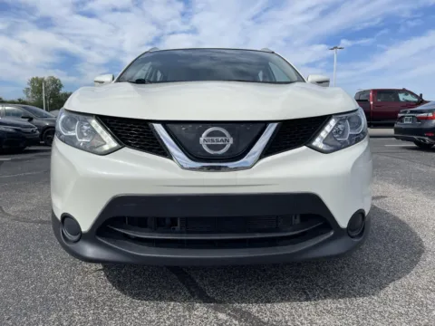 More photos of 2018 Nissan Rogue Sport SV AWD at RS Motors, IN