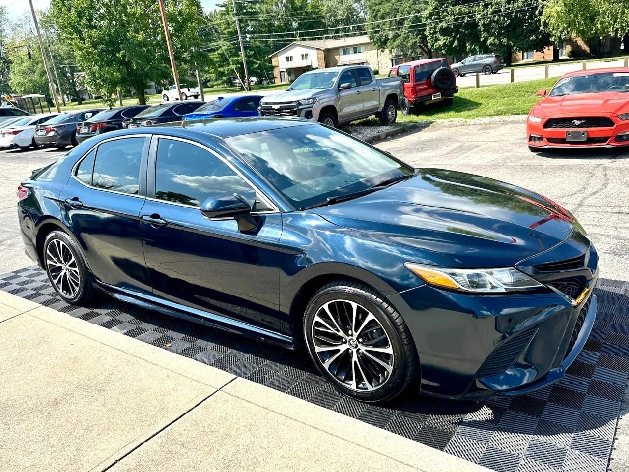 Blue 2018 Toyota Camry SE for sale in Indianapolis, IN