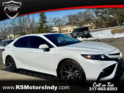 White 2022 Toyota Camry SE for sale in Indianapolis, IN