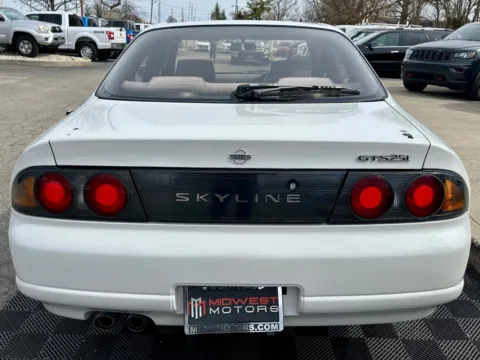 More photos of 1994 Nissan Skyline at RS Motors, IN