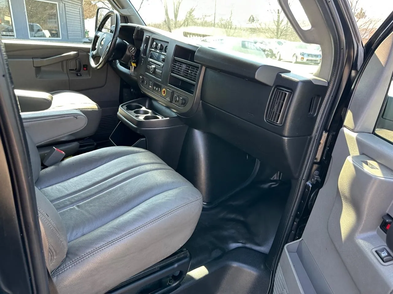 2018 Chevrolet Express Cargo Work Van - Photo 17