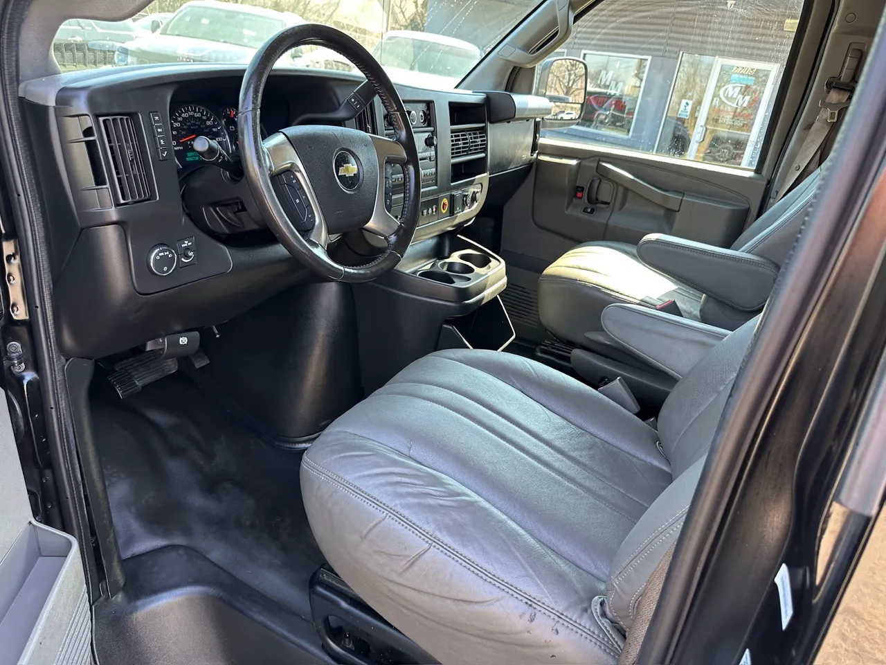 2018 Chevrolet Express Cargo Work Van - Photo 18