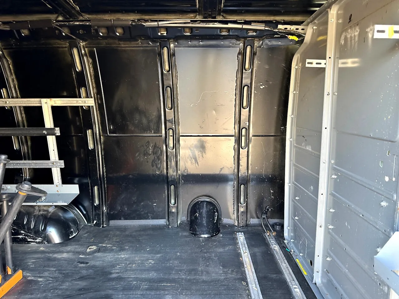 2018 Chevrolet Express Cargo Work Van - Photo 25