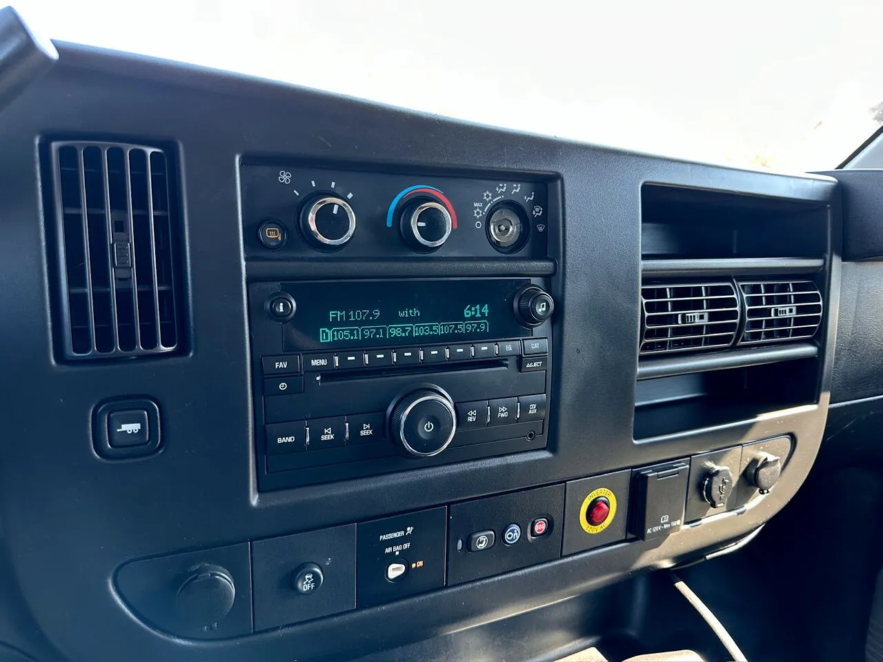 2018 Chevrolet Express Cargo Work Van - Photo 29