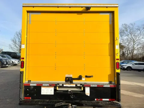 More photos of 2022 Ford Econoline E-350 Super Duty at RS Motors, IN