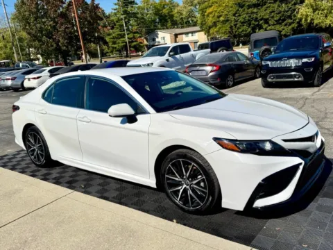Photos of 2021 Toyota Camry SE for sale in Indianapolis, IN at RS Motors