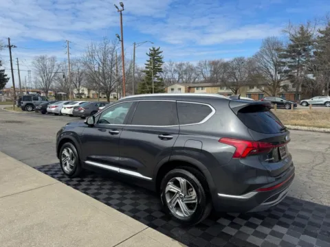 Photos of 2022 Hyundai Santa Fe SEL w/Premium Package for sale in Indianapolis, IN at RS Motors