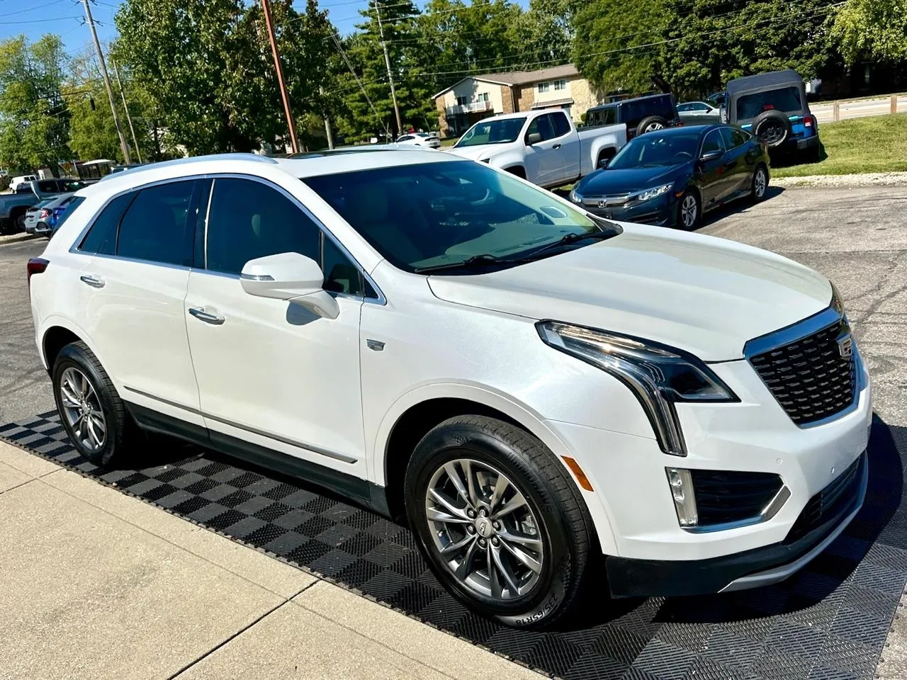 White 2021 Cadillac XT5 Premium Luxury for sale in Indianapolis, IN
