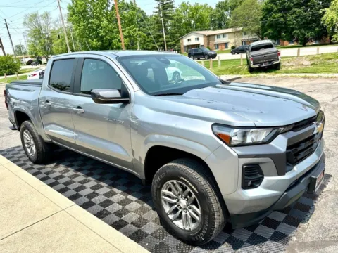 Photos of 2024 Chevrolet Colorado LT Crew Cab 4WD for sale in Indianapolis, IN at RS Motors