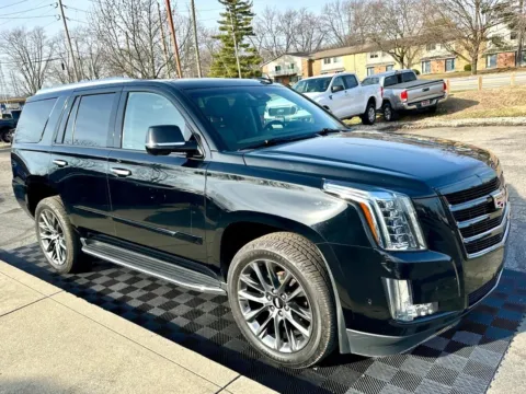 Black 2019 Cadillac Escalade Luxury 4WD for sale in Indianapolis, IN