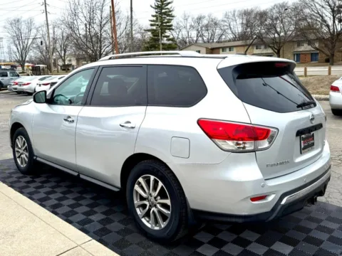 Another view of 2014 Nissan Pathfinder SV 4WD for sale in Indianapolis, IN at RS Motors