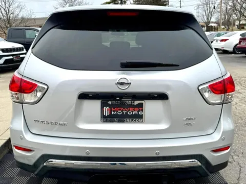 More photos of 2014 Nissan Pathfinder SV 4WD at RS Motors, IN