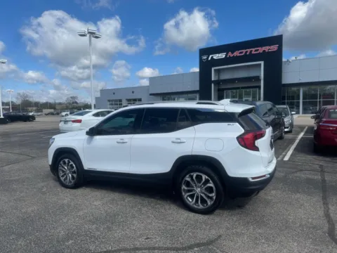 More photos of 2019 GMC Terrain SLT at RS Motors, IN