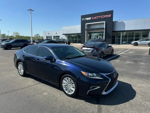 Photos of 2017 Lexus ES 350 Sedan for sale in Indianapolis, IN at RS Motors