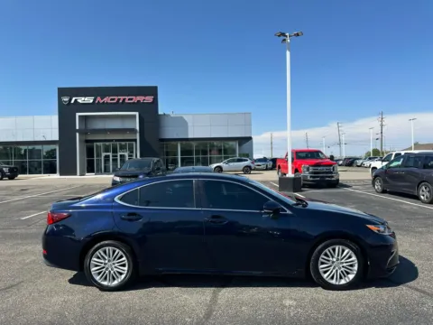 More photos of 2017 Lexus ES 350 Sedan at RS Motors, IN