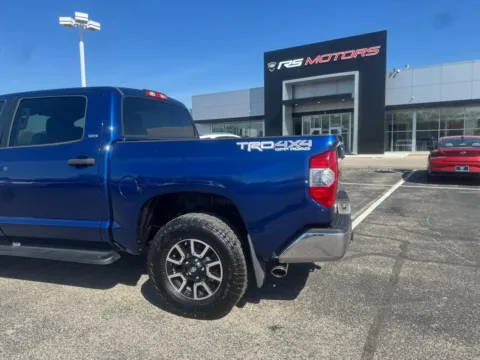 More photos of 2015 Toyota Tundra SR5 5.7L V8 FFV CrewMax 4WD at RS Motors, IN